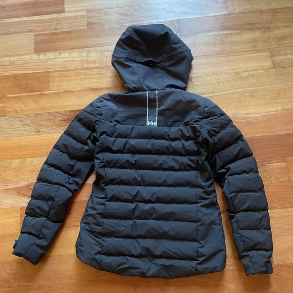 Helly Hansen Women's Black Ski Jacket (LIKE NEW) - Picture 3 of 11